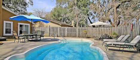 Private Pool with plenty of space for relaxing! 