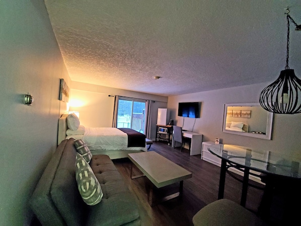 picture of the our queen bed honeymoon suite room with it own private washroom
