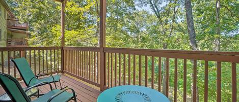 Branson West Vacation Rental | 2BR | 2.5BA | 1,127 Sq Ft | Stairs Required