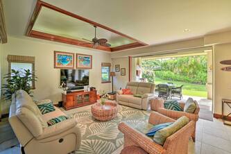 Tropical Escape w/ Pool Access ~ 1 Mile to Beach