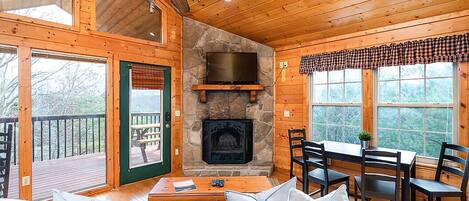 Gorgeous views.  HD TV with Roku.  Log fireplace.  Sign me up for a TN vacation!