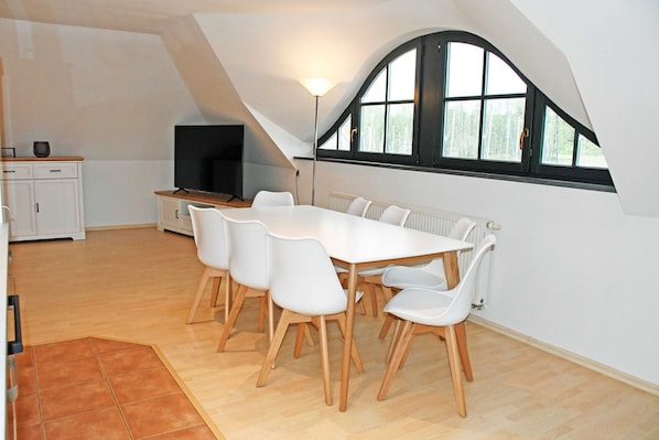 06 Ferienwohnung m. Seeblick u. Terrasse am Hafen in Seedorf