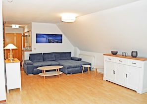 06 Ferienwohnung m. Seeblick u. Terrasse am Hafen in Seedorf