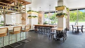 Dining area 2