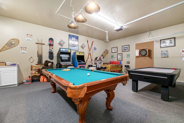 Game Room. - AMAZING Game room with POOL, AIR HOCKEY, and plenty of arcade games!