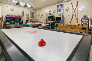 Game Room. - AMAZING Game room with POOL, AIR HOCKEY, and plenty of arcade games!