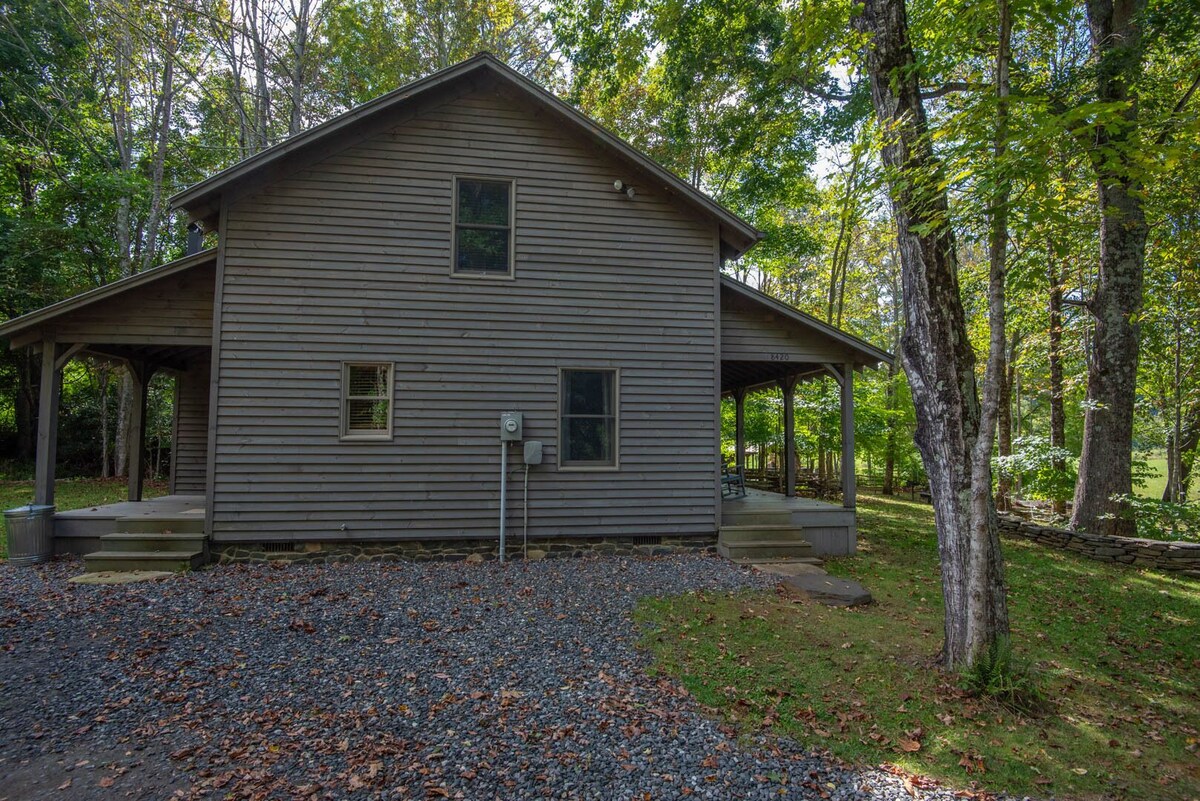 Spout Branch Cabin – On The New River – Firepit – Fishing