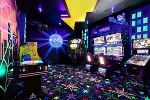 [amenities:game-room:3] Game Room