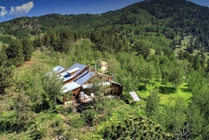 Perched high up on Redtail Ridge, Redtail Retreat has views for days!