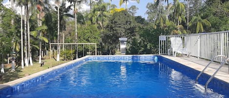 piscina com prainha