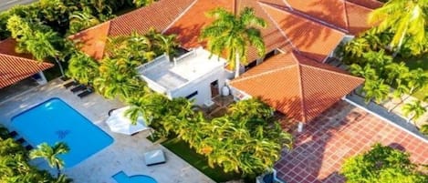 Aerial view of house and outdoor area