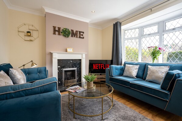 Lounge with smart HDTV includes Netflix and Freeview