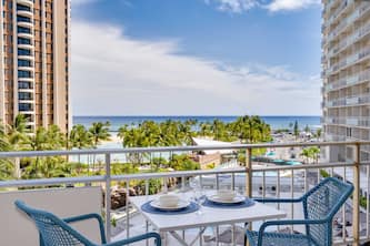 Ilikai 516 Ocean / Lagoon Views- New K Bed, Q Sofabed - Newly Renovated