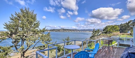 Waldport Vacation Rental | 2BR | 2BA | 3 Stories | 1,500 Sq Ft