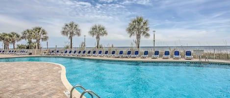 North Myrtle Beach Vacation Rental | Studio | 1BA | 400 Sq Ft | Step-Free Access