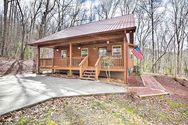 Hayesville Vacation Rental Cabin | 2BR | 2BA | 1,275 Sq Ft | Steps Required