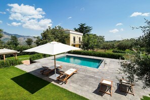 Building Exterior, Outdoor, Pool