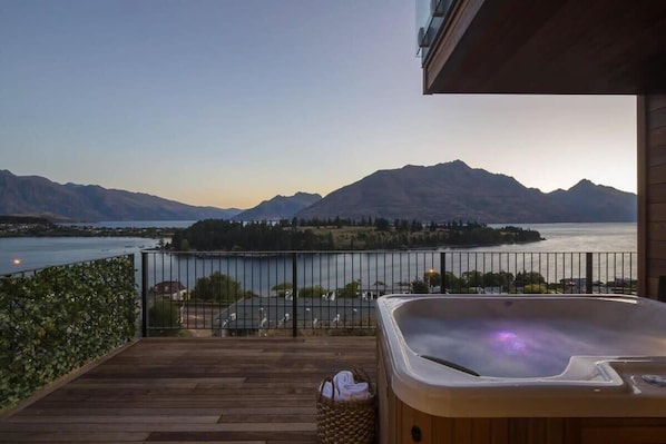 Bain à remous extérieur