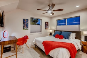 Bedroom 2 | King Bed (second level)