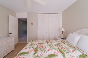 Home Decor, Bed, Furniture, Indoors, Cushion