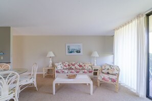 Living Room, Furniture, Indoors, Home Decor, Table