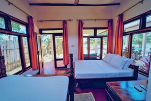 Asante Sana Beach Cottages Oceanview Bedroom