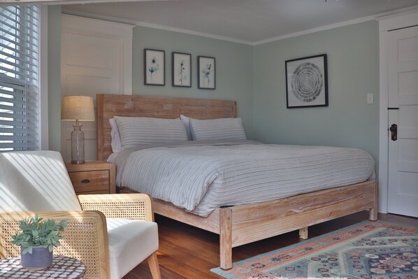 Master King bedroom - 2nd floor.
