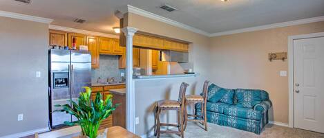 Sanger Vacation Rental | 1BR | 1BA | 600 Sq Ft | Stairs Required