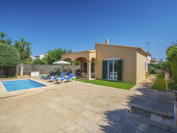 Plante, Ciel, Propriété, L'Eau, Ombre, Arbre, Piscine, Bâtiment, Zone Résidentielle, Porte