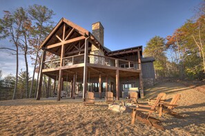 Breakaway Ridge- Back exterior view