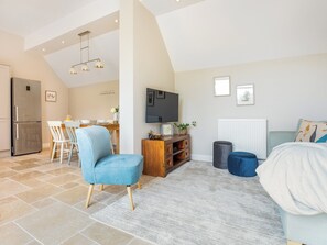 Open plan living space | Tadpole Mews at Frog Hall, Tilston, near Malpas