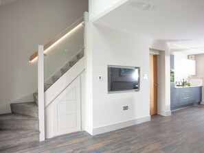 Interior | The Tawny - Mussel Inn Cottages, Down Thomas near Plymouth