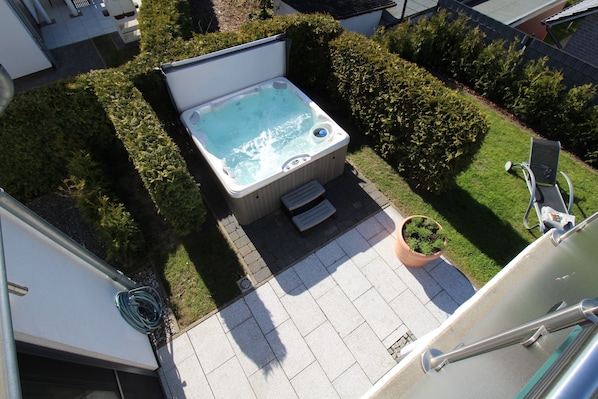 Bain à remous extérieur