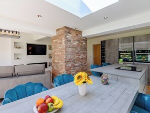 Open plan living space | Sea Breezes, Anderby Creek, near Chapel St Leonards