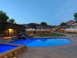The perfect end to a perfect day. Enjoy a relaxing swim in the pool as the stars begin to twinkle.