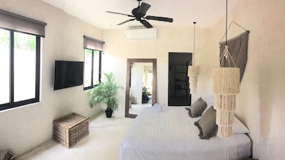 Casa 240 m2, 6 habitaciones,12 personas, 3 Jacuzzi,2 Albercas,Wifi fibra óptica 