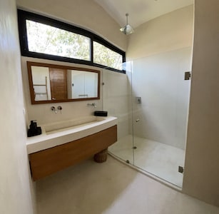 Casa 240 m2, 6 habitaciones,12 personas, 3 Jacuzzi,2 Albercas,Wifi fibra óptica 