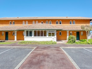 Ciel, Bâtiment, Fenêtre, Plante, Porte, Maison, Architecture, Lot Terre, Asphalte