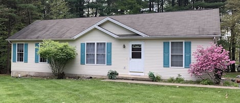 Beautiful one-level ranch, easy-access, family and dog friendly.