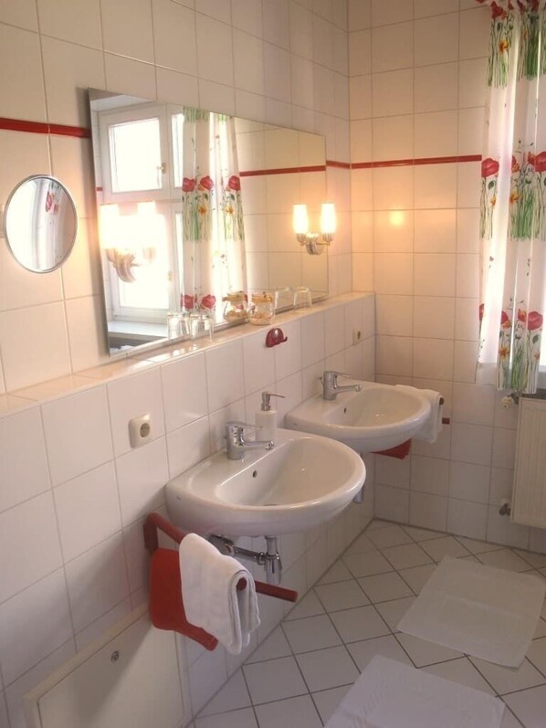 Ferienwohnung  im 1. OG (70 qm)