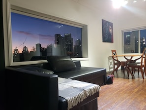 LA SKYLINE APT