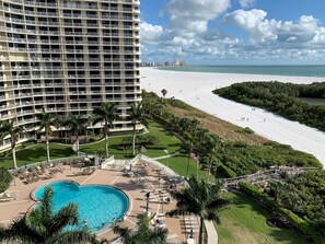 View of beach from 909 Lanai