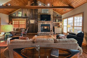 Flying Squirrel Cabin Rental Living Room