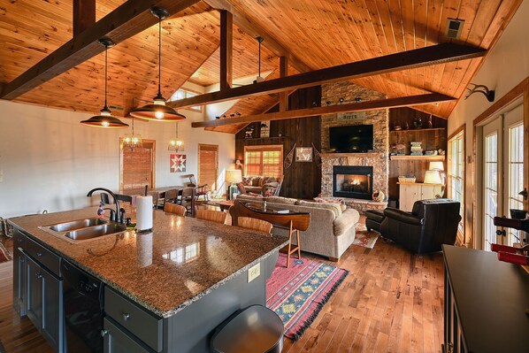 Flying Squirrel Cabin Rental Living Room