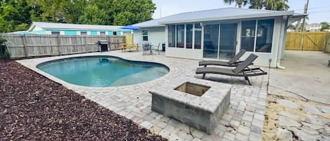 Wanna Go Back | Pool & Grilling Area