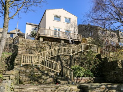 Ivy Dene, HOLMFIRTH