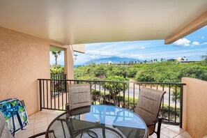 Large lanai with seating for 4 and ocean views.