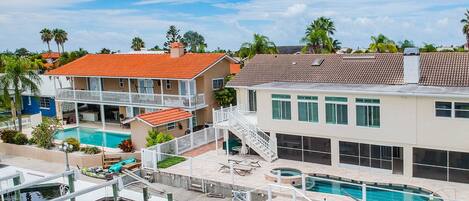 Entire house top and bottom level
Rental for bottom only.  Top is not rented