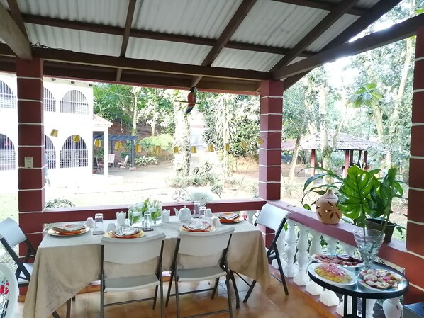 Outdoor dining
