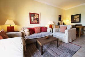 Living Room - 2 Bedroom Apartment at Castelo Beach – Albufeira (Jardins do Castelo)